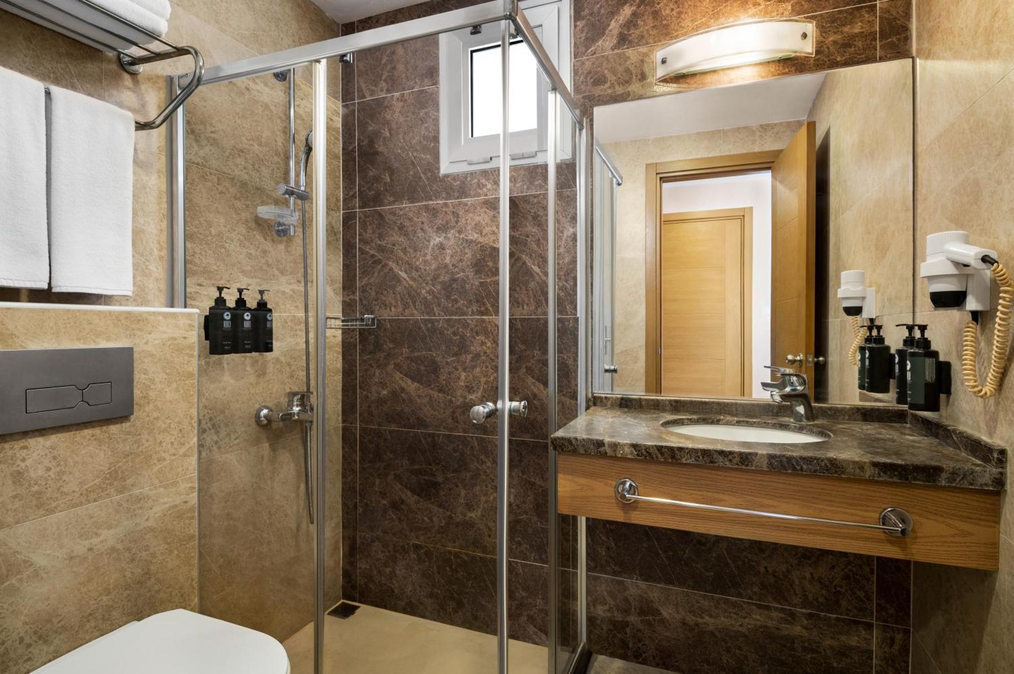 La Quinta By Wyndham Cesme Hotell İzmir Eksteriør bilde